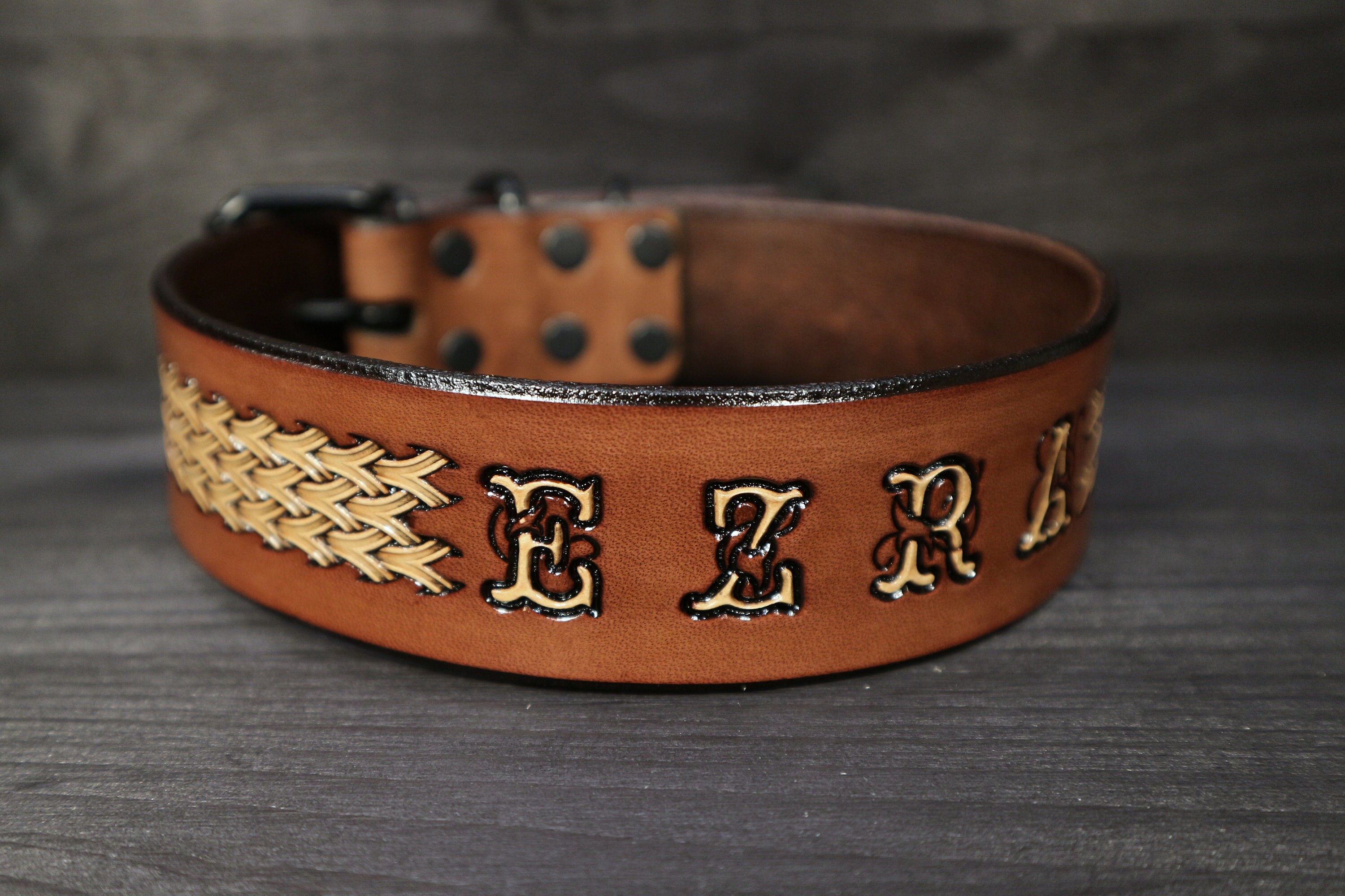 PERSONALIZED LEATHER COLLAR // With name // Personalised leather dog