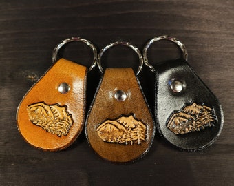 LEATHER KEYCHAIN - MOUNTAINS // Scenery // Party favor // Little gift //Leather key fob // Leather keyfob // Keychain // Keyfob // Keyring /