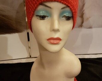 Poėtique bonnet de lutin, au coquelicot, forme meunier, corail