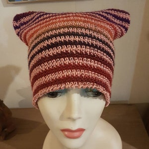 Bonnet oreilles de chat coloré pure laine majoritaire et coton  adulte , à rayures, avec un fil brillant