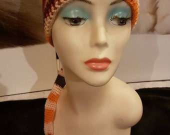 Bonnet de lutin, forme meunier, tons orange laine et polyamide