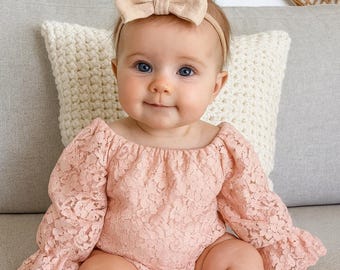 Blush Pink Lace Baby Romper, Long Sleeve Baby Girl Outfit, Floral Lace Bodysuit, First Birthday Outfit, Cake Smash Romper, Newborn Outfit