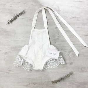 Adorable Lace Baby Romper, White Lace Girls Bodysuits, Boho Baby Romper, First Birthday Outfit, Cake smash Girl, Vintage Floral Baby Clothes