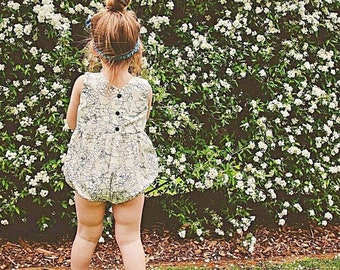Black and White Floral Baby Girl Romper, Minimalist Baby Romper, Monochrome Floral Outfit, Cotton Baby Clothes, Summer Baby Romper