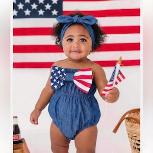 Baby Girl 4. Juli Outfit, USA Flagge Bow Romper, USA Denim Romper, Unabhängigkeitstag Baby Kleidung, USA Denim Romper