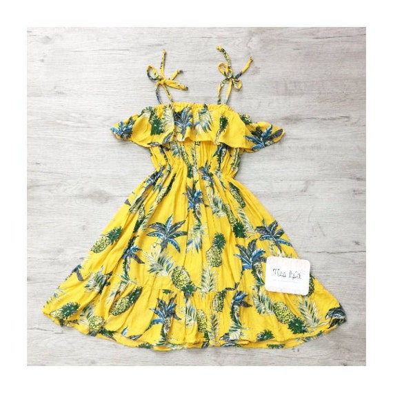 summer hawaiian outfit