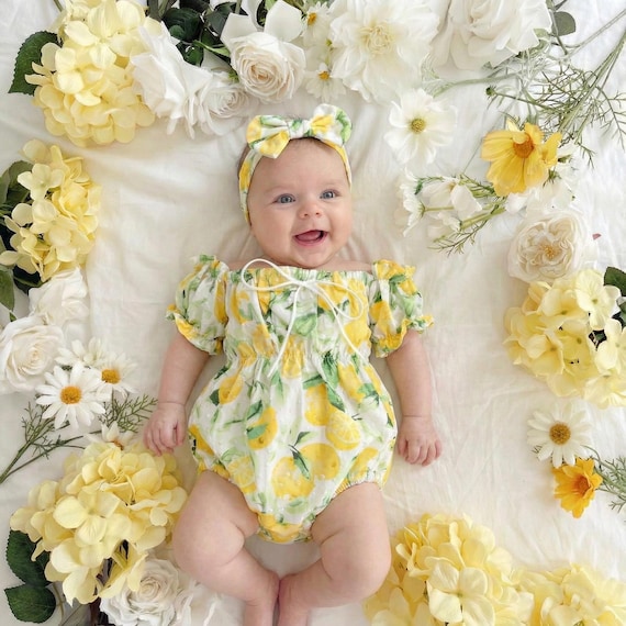 summer dresses for infants Baby Girl Dress Newborn Boho Dress Halter Short Sleeve Daisy Blue Baby Outfit Set Infant Clothes Girls 0-3 Months: Clothing, Shoes & Jewelry It features a beautifully gathered full skirt and a charming sailor One Year Baby Girl Dress