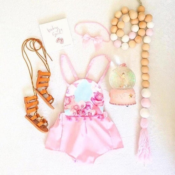 Conjuntos florales rosas vintage imprescindibles para bebes con estilo bonitos mamelucos rosas para ninas trajes de primer cumpleanos bebe con un mameluco de primavera Etsy Espana