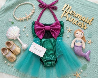 Vestito da sirena per bambina, tutina da compleanno ispirata ad Ariel, body tutù verde scintillante con fiocco, costume da mare, vestito da torta smash