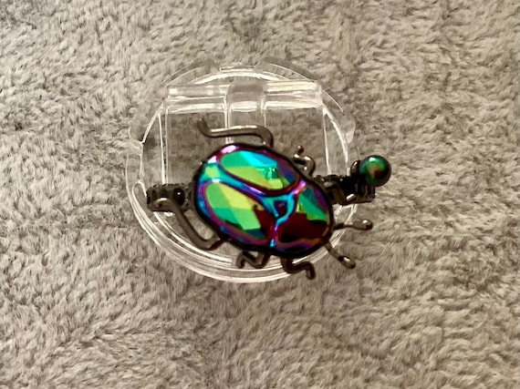 ［39］SWAROVSKI BEATLE RING Swarovski Magnetized Green Scarab Beetle Ring