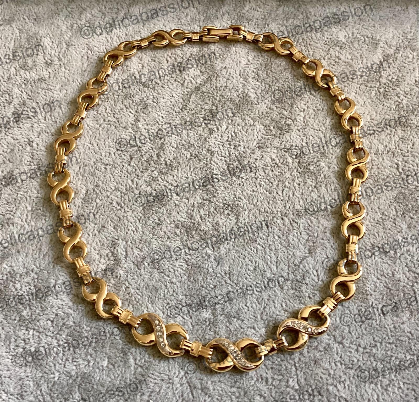Collier Vintage Années 80 – Le Bijou Fantaisie Rétro Unique !