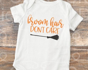 El cabello de la escoba no le importa Onesie / Halloween Onesie / Traje de bruja / Ropa de bebé de Halloween / Traje de niña de Halloween / Bruja