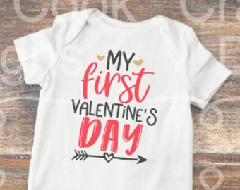 Primer Día de San Valentín del Bebé Lindo Bebé's 1er Día de San Valentín Onesie Camiseta de vacaciones personalizada Traje de San Valentín del Bebé Daddy's Girl