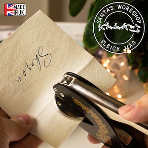 Santa's Schlittenpapier Präge-Siegelzange mit Ihrem Monogramm für Weihnachtskarten, Einladungen und Umschlagprägung