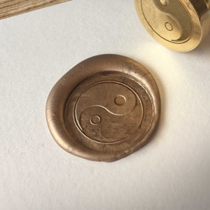 Yin & Yang Graphic Letter Seal image 1