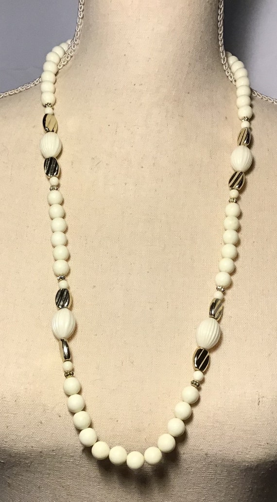 Ivory And Silver Beaded Strain Necklace Lobster Cl