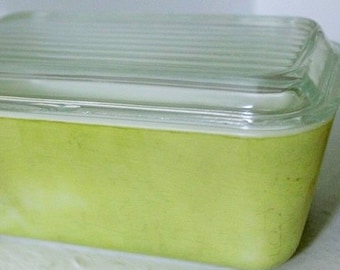 Lime Green Pyrex baking pan-Pyrex loaf pan-vintage pyrex-kitchen decor-vintage baking
