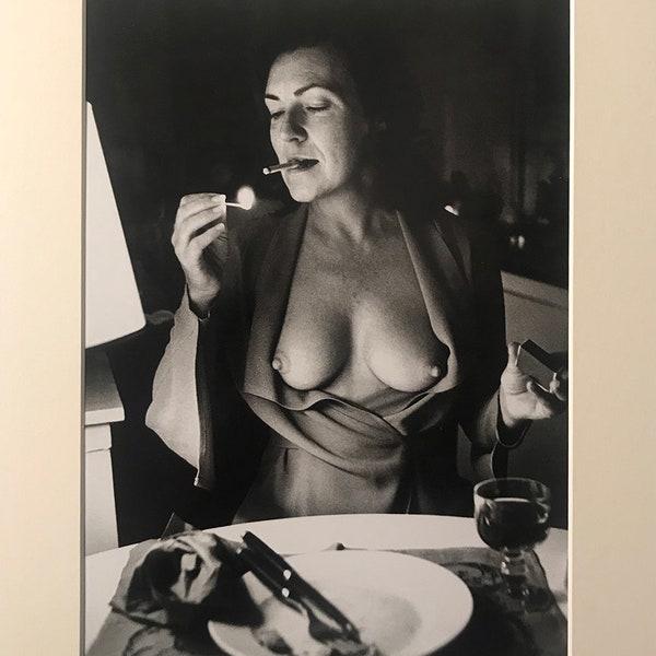MATURE CONTENT Helmut Newton - June Newton, Paris 1972 Lithograph Print Matted and Mounted 16x12 Inches Nude