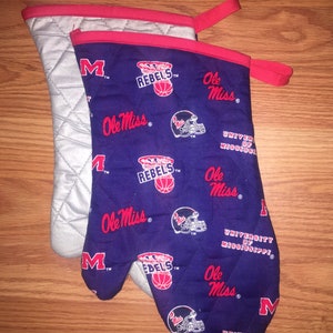 NCAA Handcrafted University of Mississippi Ole Miss Rebels Oven Mitts Pot Holder Serving Set Pair Gift Idea