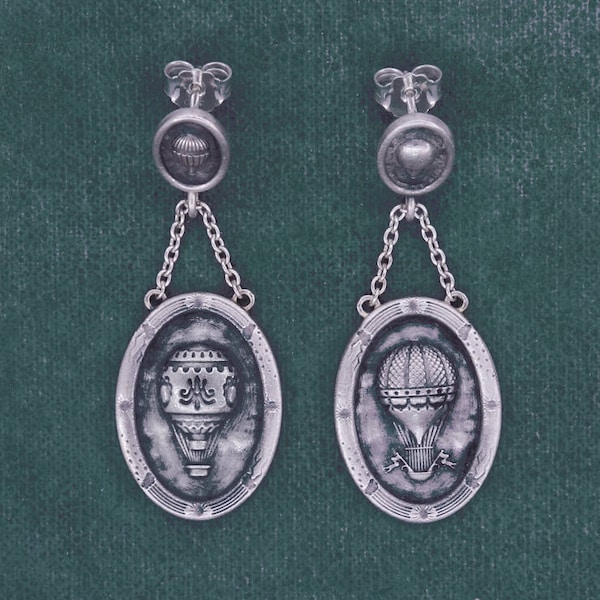 Boucles d’oreilles montgolfières, bijou façon camée, gravures anciennes avec monogramme et symbolique du temps, fait main en argent massif