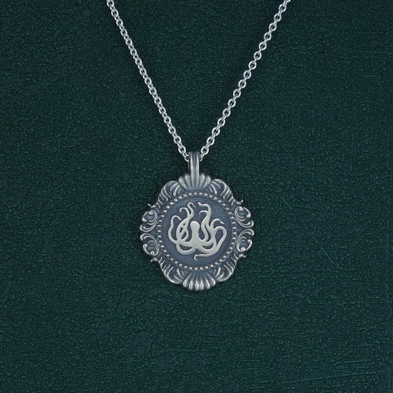 Octopus Tiny Necklace, Cthulhu, Kraken, Lovecraft, Jules Verne 