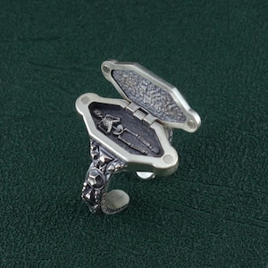925 silver secret ring, tomb jewel, Renaissance, tear ring, memento mori, coffin ring with skeleton, mourning jewel