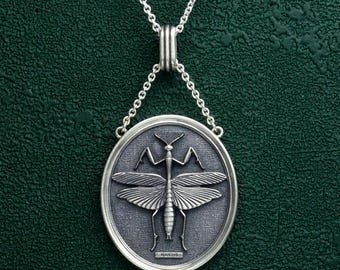 Praying mantis pendant, entomology antique style, in sterling silver | Mantis