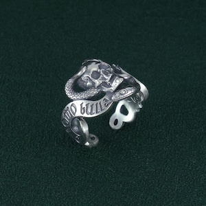Memento Mori skull ring, skull jewelry, vanity, patinated solid silver, gothic style, rock, heavy metal, punk, emo, made in France