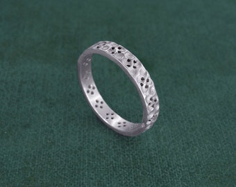 Tiny fine openwork hammered silver ring, Maghrebian design, handmade