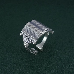Ring like an open book on a lectern, in sterling silver | Codex