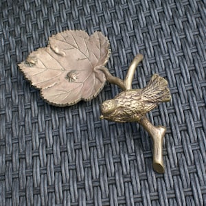 Vintage laiton oiseau sur branche moineau bibelot plateau décoratif pour cartes de visite vide poche anneau plat sculpture plateau décor oiseau