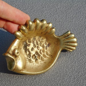 Small brass fish plate vintage fish shaped trinket dish vide poche ring dish cigarette ash tray gift for Pisces fish collection