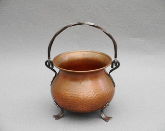 Vintage copper cauldron witch cauldron footed pot with handle tripod brass bowl metal planter pot steampunk decor outdoor Halloween