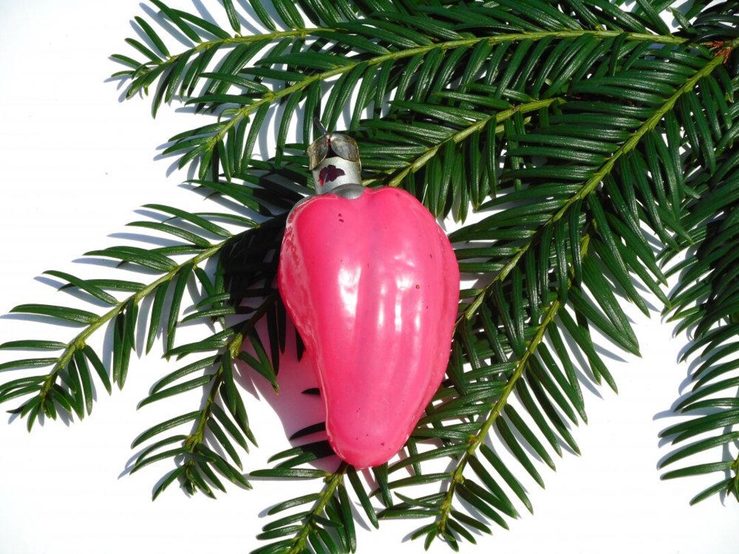 Hot Pink Pepper Vintage Vegetable Ornament 60s Christmas Tree Decoration Glass Bauble Veggie