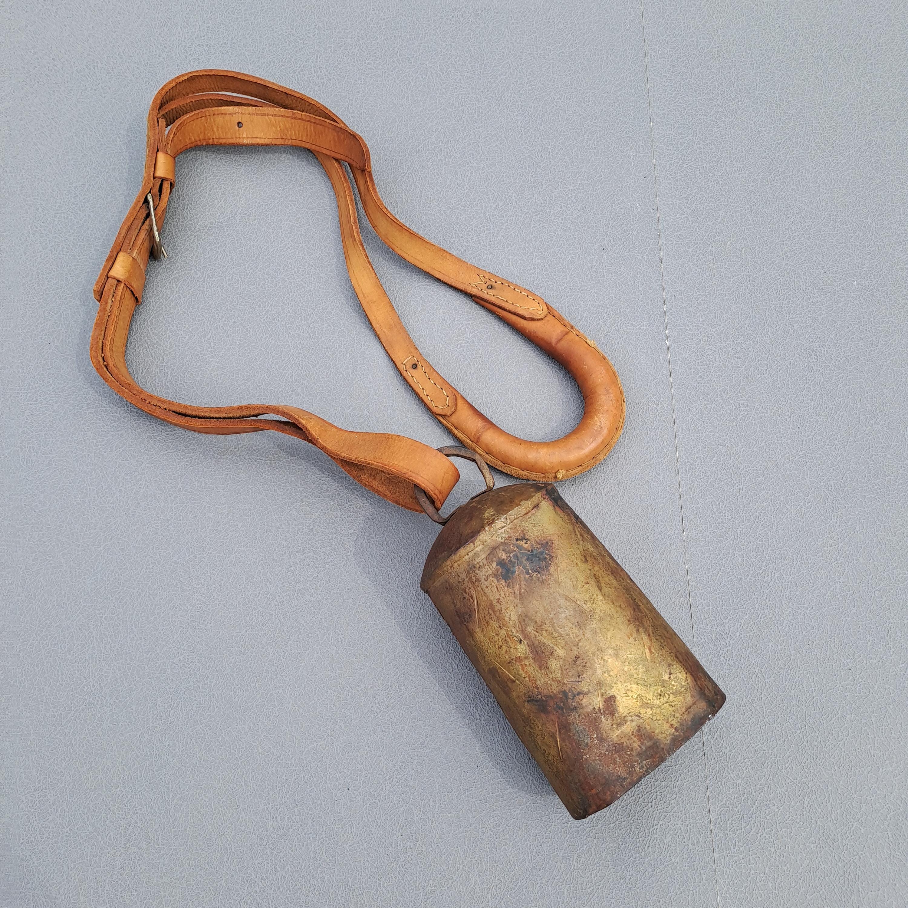 ファッションベル　カウベル Swiss Cow Bell Collar - Etsy