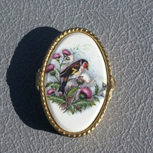 Vintage Bird Pill Box: Small Oval Travel Medicine Case