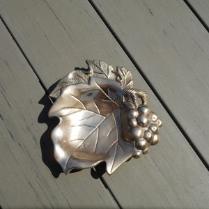 Anneau en laiton en forme de feuille de vigne vide-poche vintage cendrier en forme de feuille vide-poche assiette vide-poche plateau pour cartes de visite sur le thème de la vigne