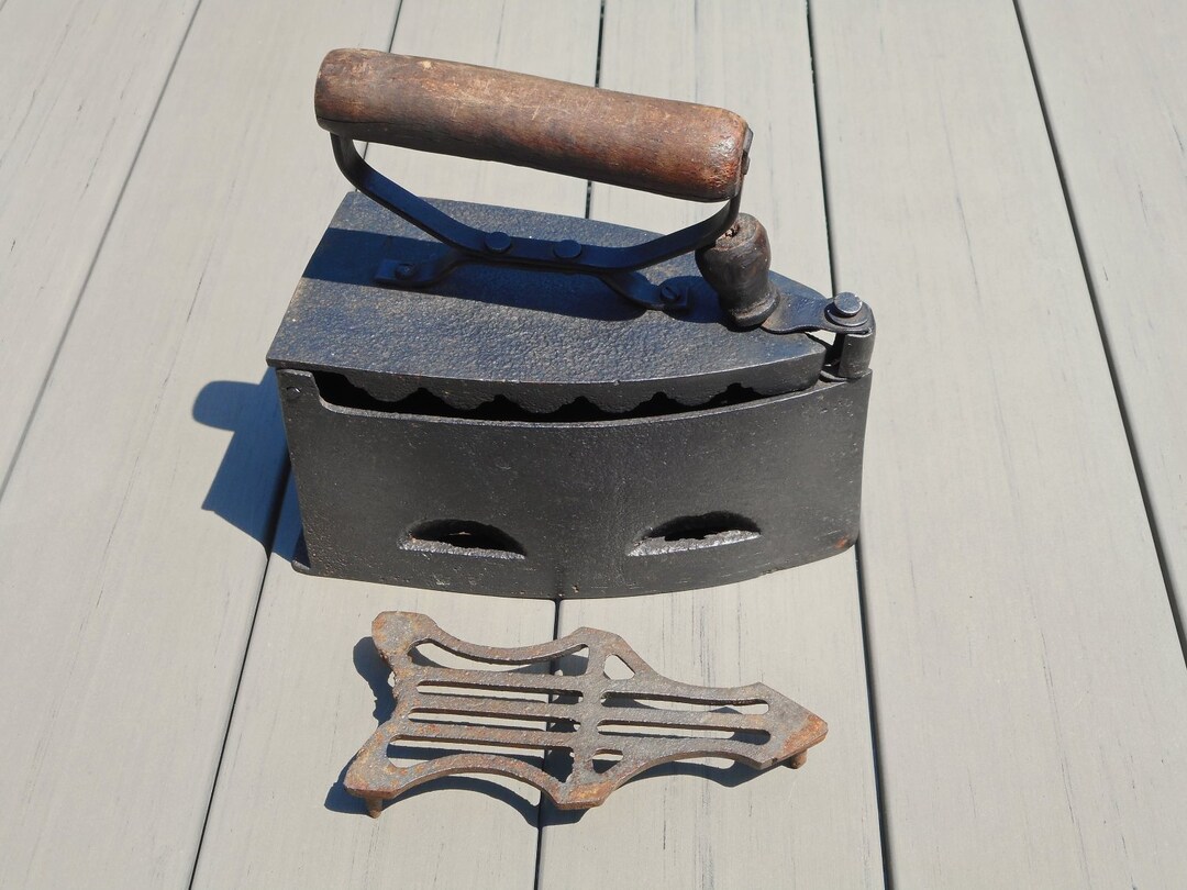 Heavy Vintage Sad Iron Charcoal Iron Box Iron 1900s Cast Iron Iron