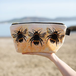 Bee Cosmetic Bag (MB0004)