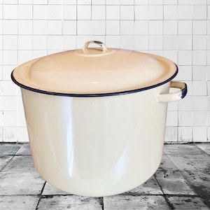 Yellow enamel stockpot,8 quarts,black trim,handles,11.5" pot,enamel cookware,enamelware,enamel soup pot,lid,rustic,farmhouse,kitchen pot