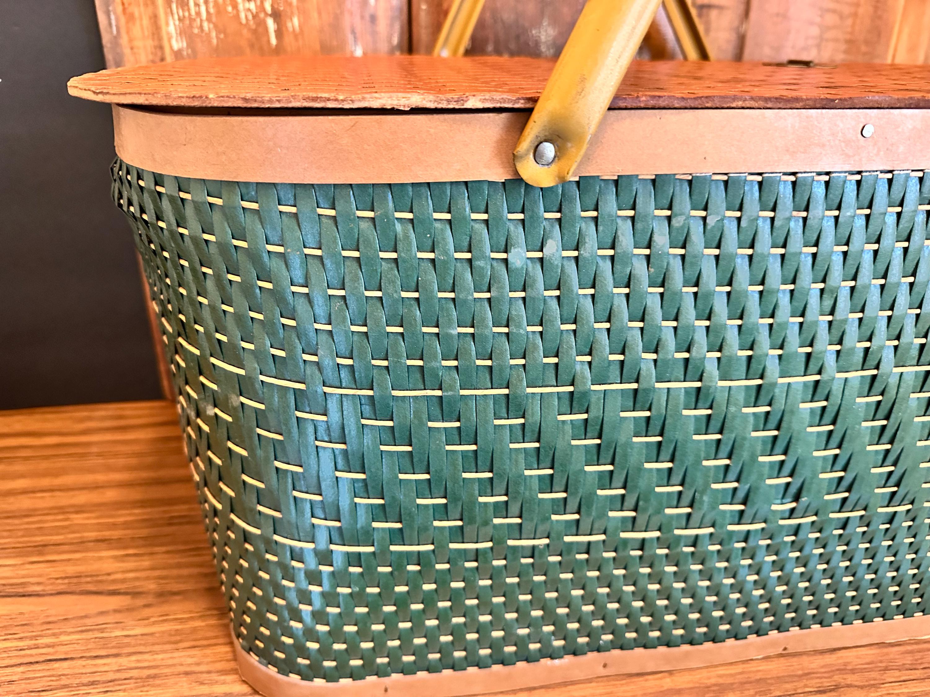 Hawkeye Green Wicker Picnic Basket Hamper,handles,large,18x10x11