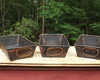 Primitive folding bread loaf pan,set of 3,rusty,distressed,patina,9x5,bread pan,handles,vintage bakeware,metal bread pans,rustic,farmhouse