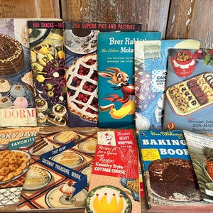 Recipe book pamphlet bundle,lot,cookbook bundle,booklets,1930s-50s,set of 12,Pillsbury,Cookies,Pies,vintage cookbooks,old fashioned cooking