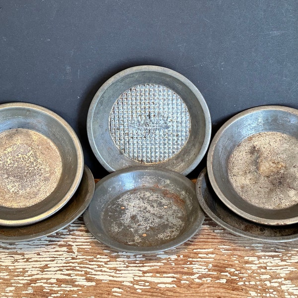 Assorted pie tins,set of 6,round pie tins,5"-6",metal pie plates,pie server,rustic,farmhouse,bakery decor,kitchen decor,centerpiece,patina