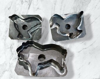 Primitive cookie cutters,flat back,soldered cookie cutter,metal handle,set of 3,farm animals,chicken,rooster,lion,distressed,4"