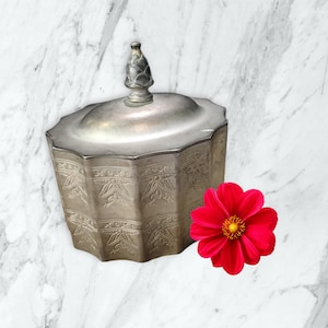 Godinger Silver jewelry box,etched floral,red velvet lining,oval 4x5 inch,trinket box,embossed,tarnished