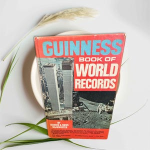 Guiness World Book of Records,1972,illustrated,hardcover,fun birthday gift,Father's Day,has some wear,large record book,reference book