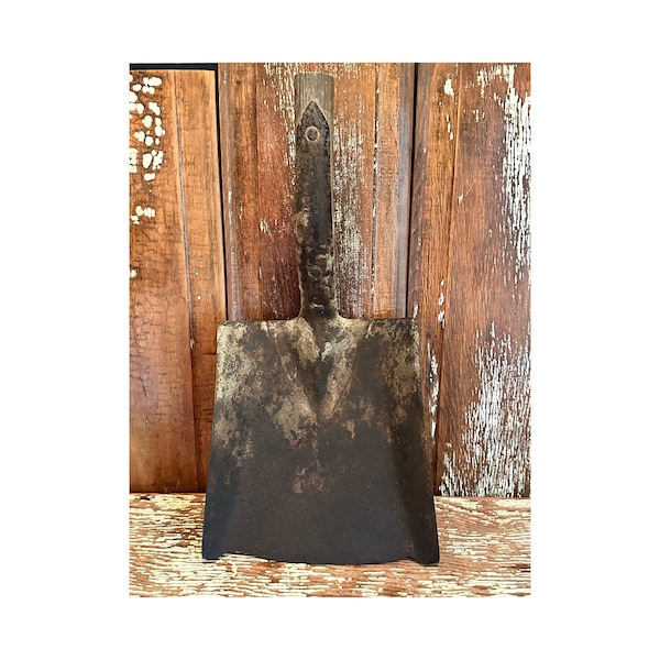 Antique  rusty shovel head,no handle,garden,outdoor tool,rustic,old tool,garden art,salvage,steampunk,industrial,squared