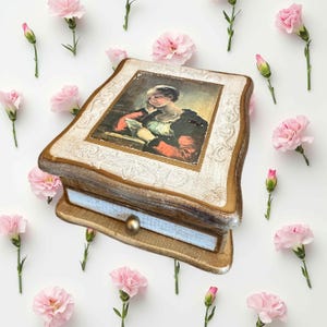 Gold gilt wood box lid, drawer,florentine,italian,gold and white,trinket box,jewelry box,rings,keys,distressed,shabby chic,6x7,Farrington
