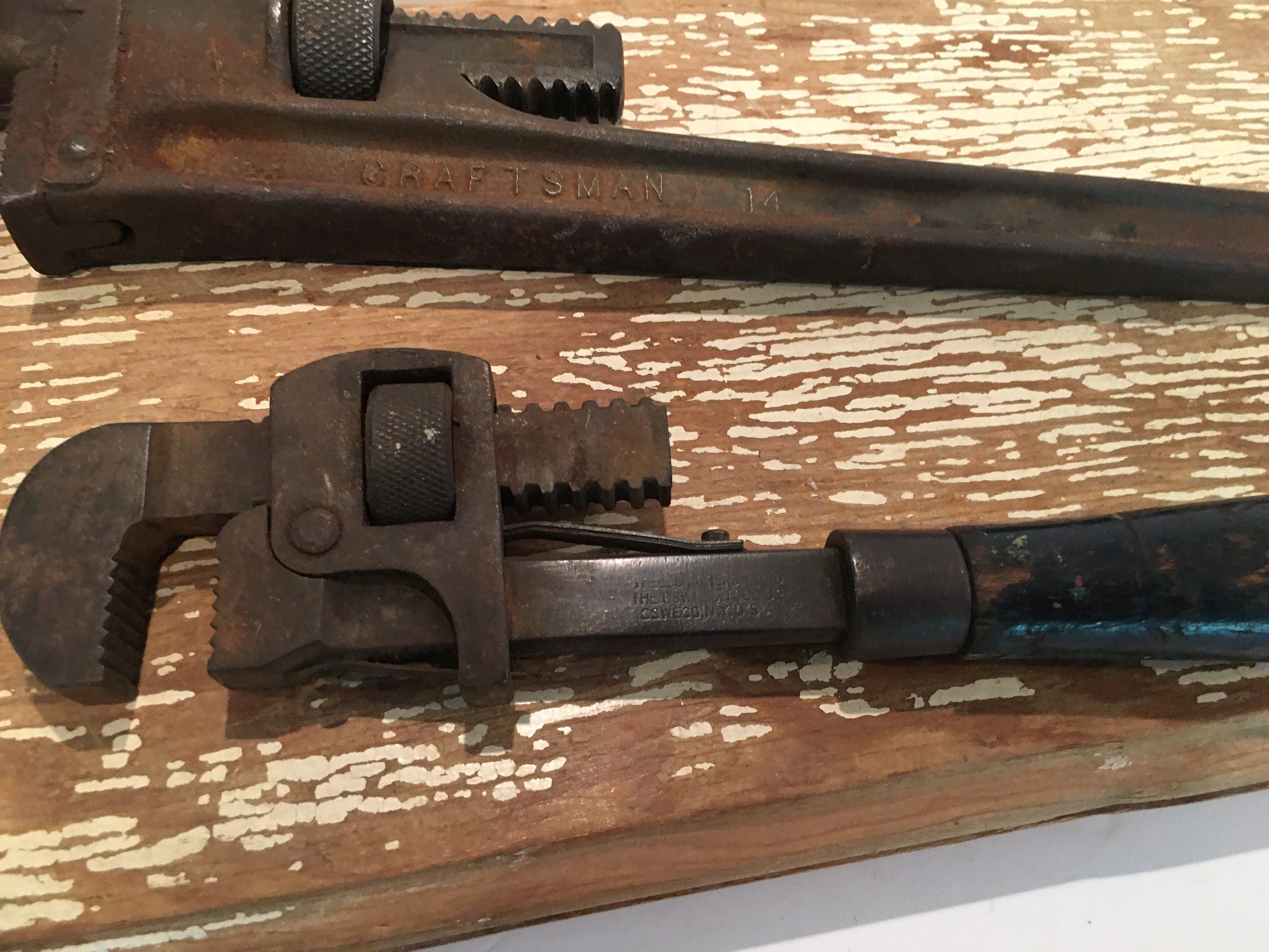 Clé à Molette Vintage Pour Tuyaux - Mâchoire 2.5", Manche Bois - Patine Originale